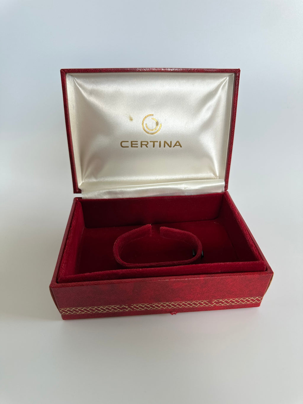 Oryginalne otwarte pudełko Certina Blue Ribbon